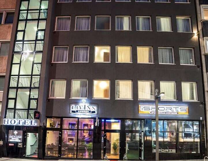 Отель Livinn
