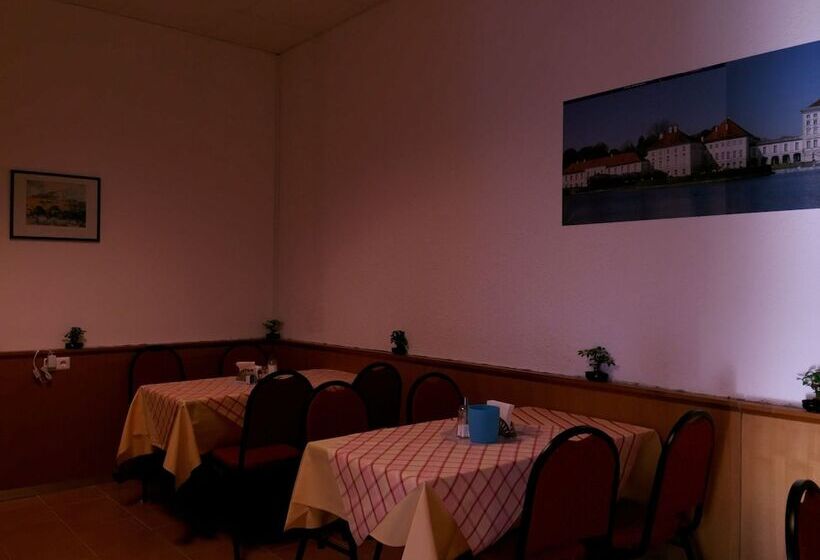 בית מלון כפרי New Fair Munich Messe