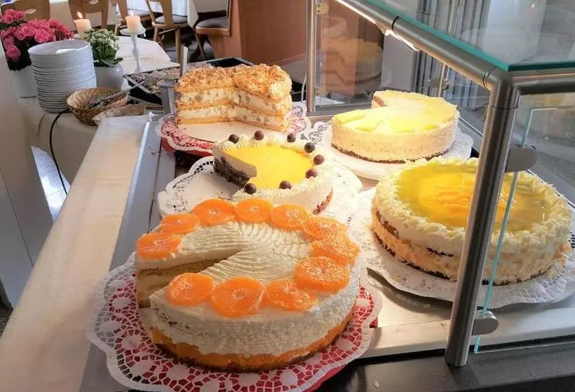 Rhön Hotel Sonnenhof   Restaurant & Café