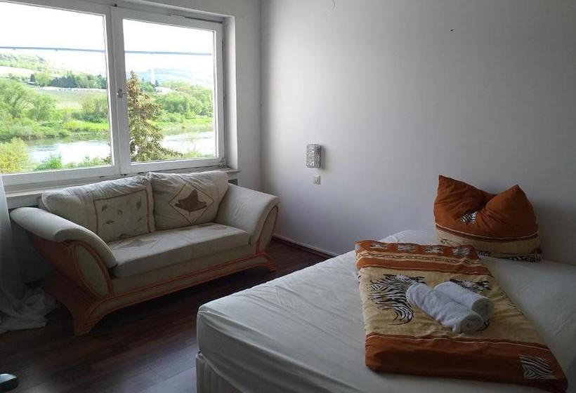 בית מלון כפרי Uerziger Wuerzgarten