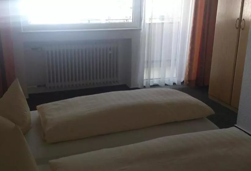هتل Zur Kripp