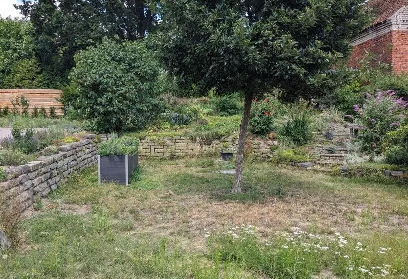 Aamiaismajoitus (B&B) Altmark   Haus Am Hang Mit Garten