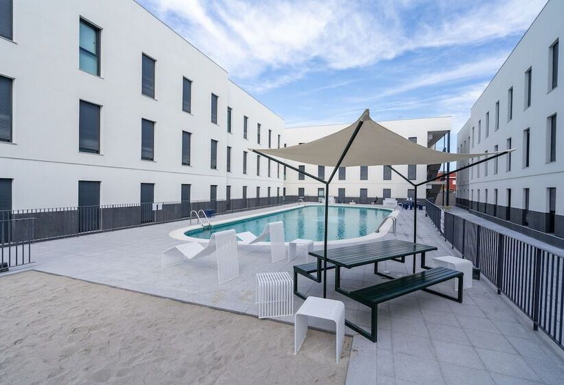 Общежитие Micampus Alicante Student Residence
