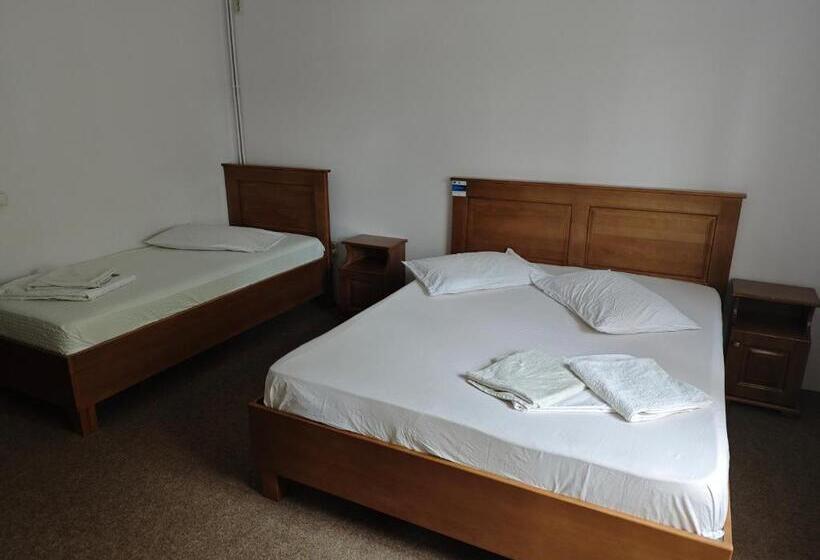 호스텔 Motel Azur Km36