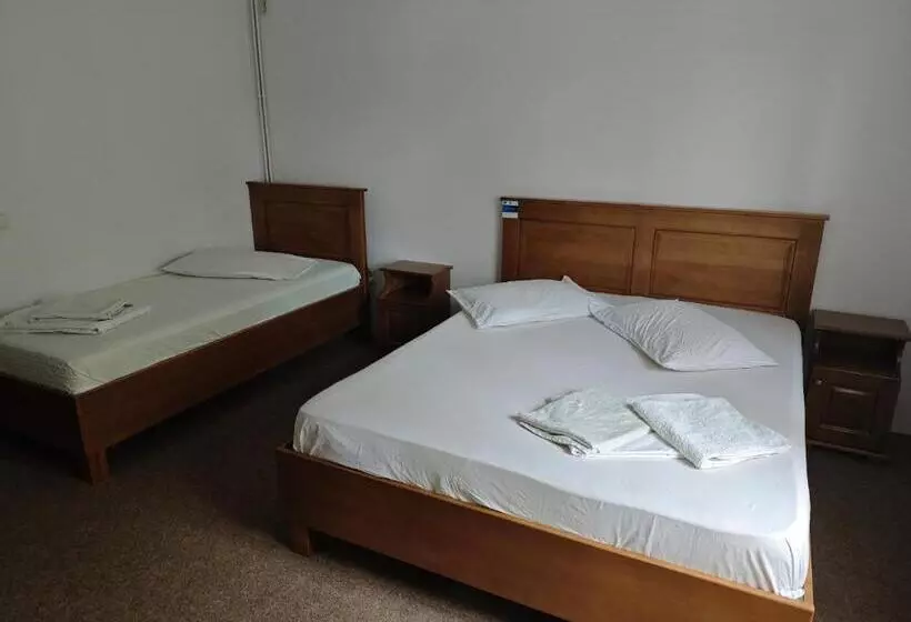 Retkeilymaja Motel Azur Km36