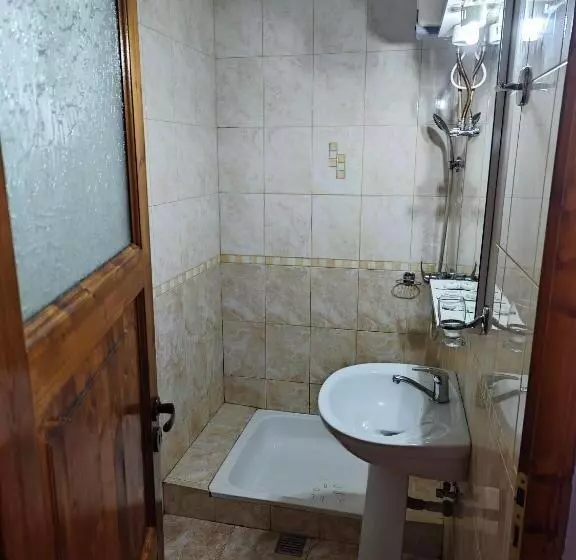 Retkeilymaja Motel Azur Km36