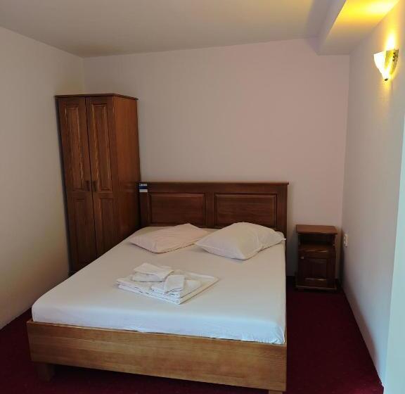 호스텔 Motel Azur Km36