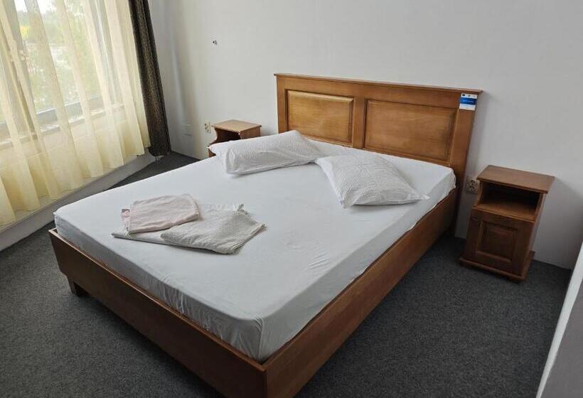 호스텔 Motel Azur Km36