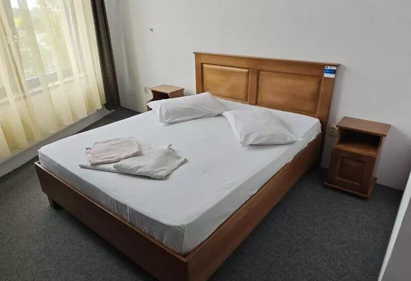 Retkeilymaja Motel Azur Km36