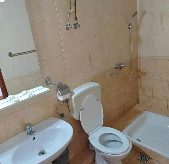 Retkeilymaja Motel Azur Km36