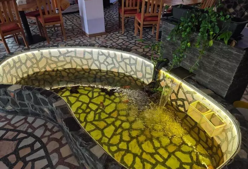 Retkeilymaja Motel Azur Km36