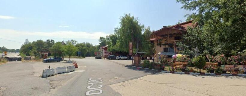 호스텔 Motel Azur Km36