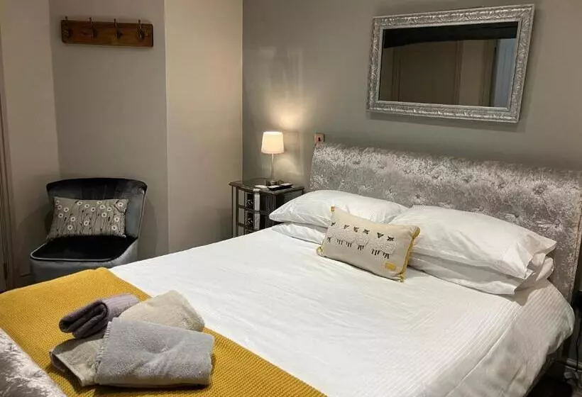 ベッドアンドブレックファースト ‘the Retreat” At The Rose @ Crown