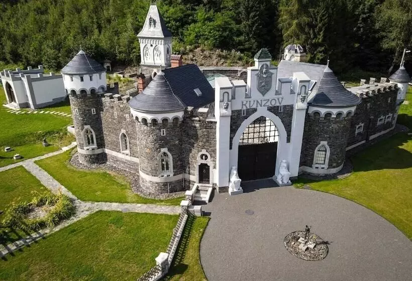 Hrad Kunzov Boutique Hotel & Spa & Restaurant