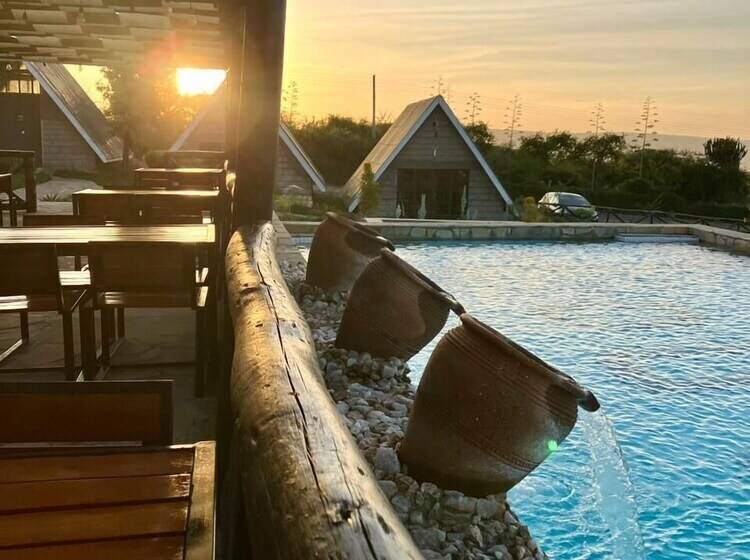 هتل Outback Kenya Lodge