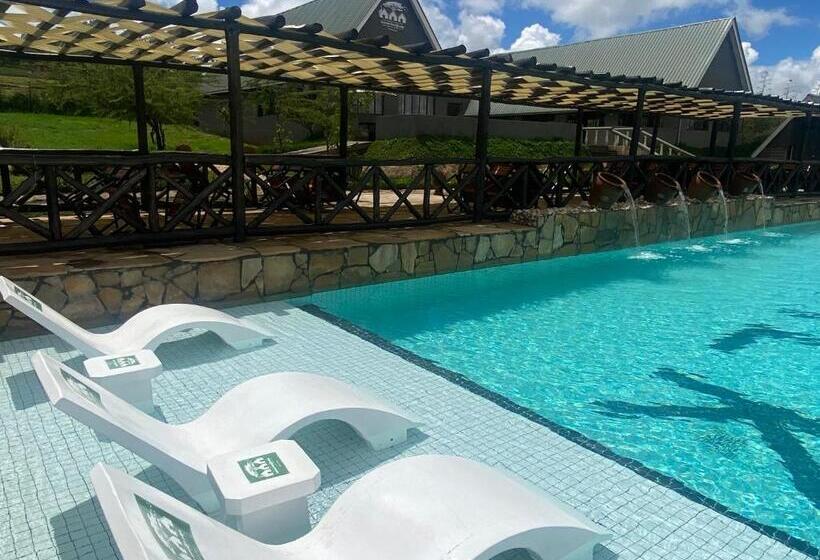 هتل Outback Kenya Lodge