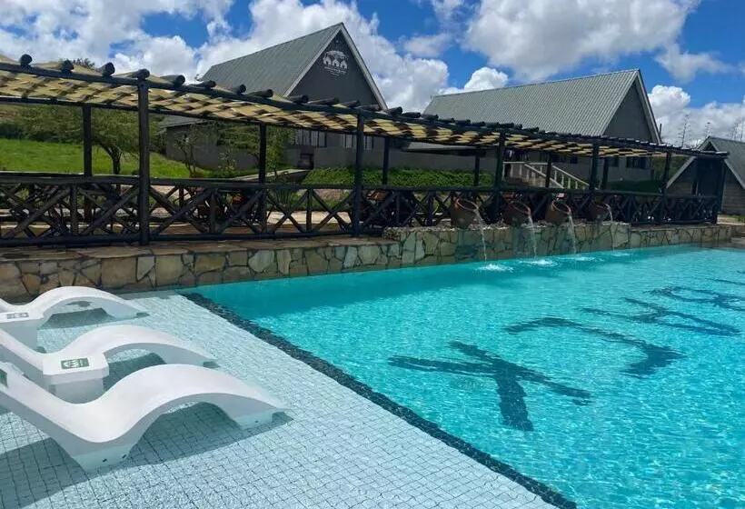 هتل Outback Kenya Lodge