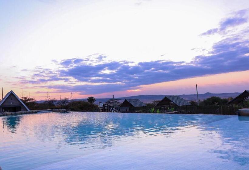 هتل Outback Kenya Lodge