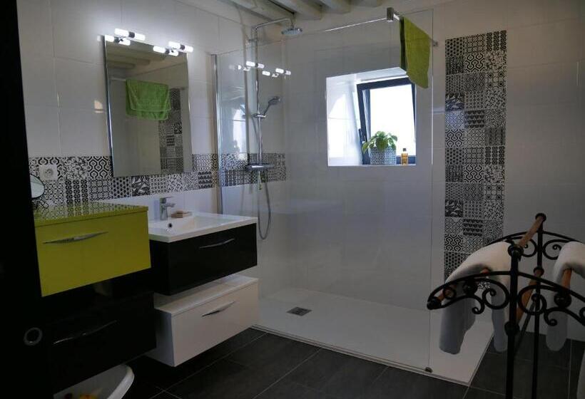 פנסיון Suite De Charme Dans Une Maison Fortifiée Du Xvème Siècle, Entre Nancy Et Metz, Vue Sur La Moselle