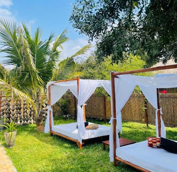 منتجع Mangal Beach Lodge