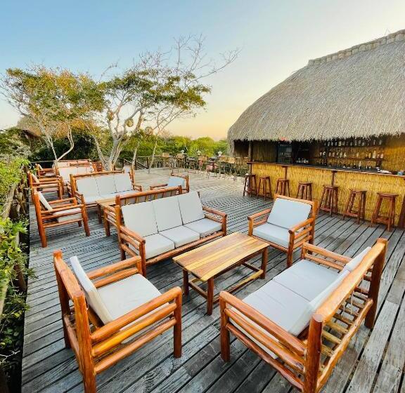 منتجع Mangal Beach Lodge