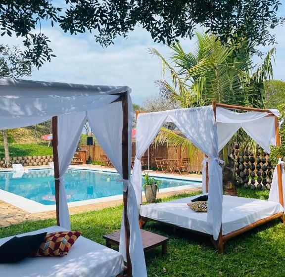 منتجع Mangal Beach Lodge