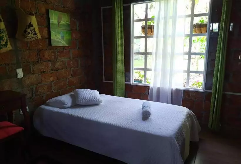 ベッドアンドブレックファースト Eco Lodge Villa Laura