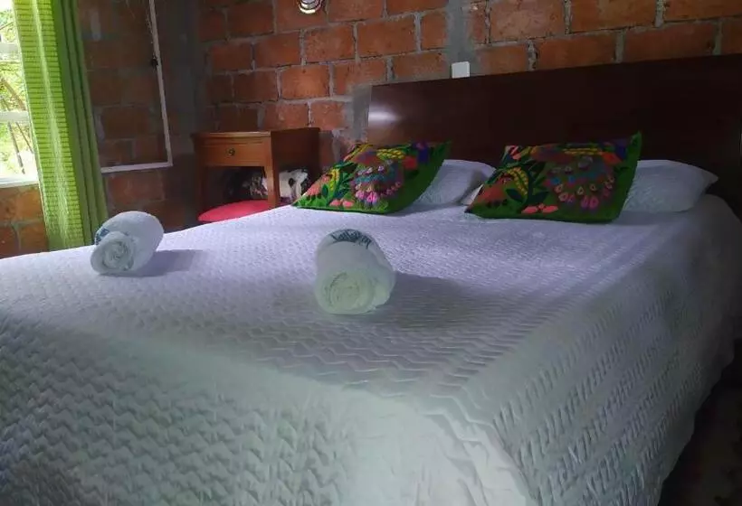 ベッドアンドブレックファースト Eco Lodge Villa Laura