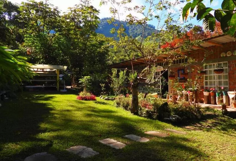 ベッドアンドブレックファースト Eco Lodge Villa Laura