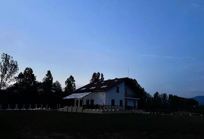Majatalo Casa Cu Flori Maramures