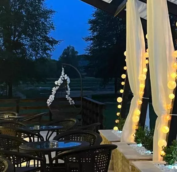 Majatalo Casa Cu Flori Maramures