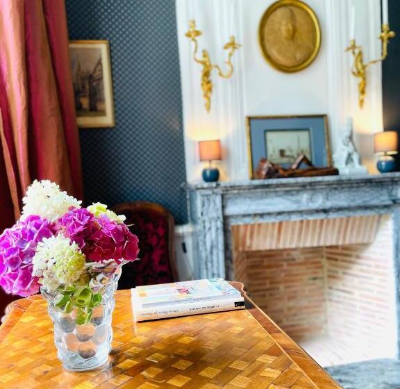 ベッドアンドブレックファースト Château De Trébons