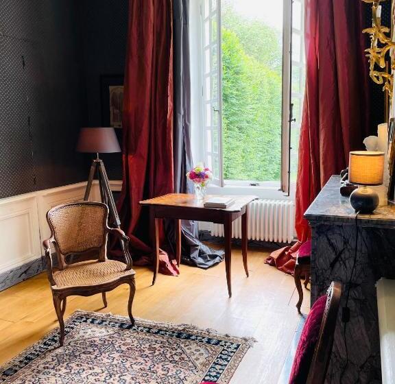 ベッドアンドブレックファースト Château De Trébons