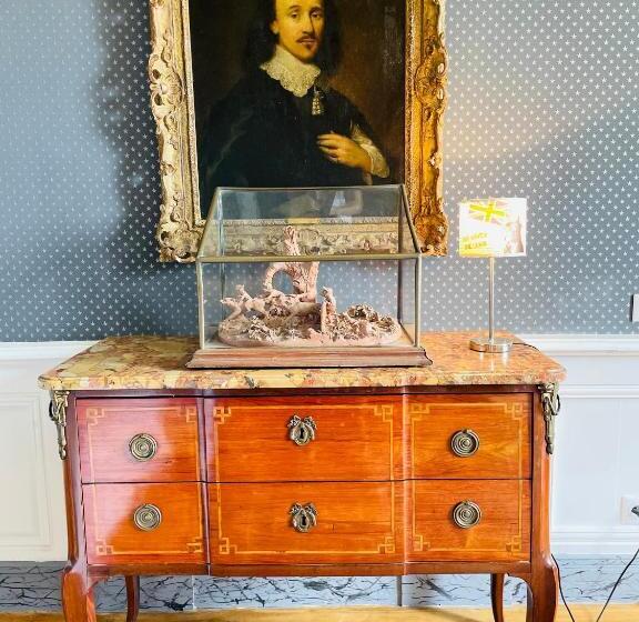 ベッドアンドブレックファースト Château De Trébons