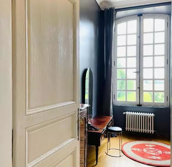 ベッドアンドブレックファースト Château De Trébons