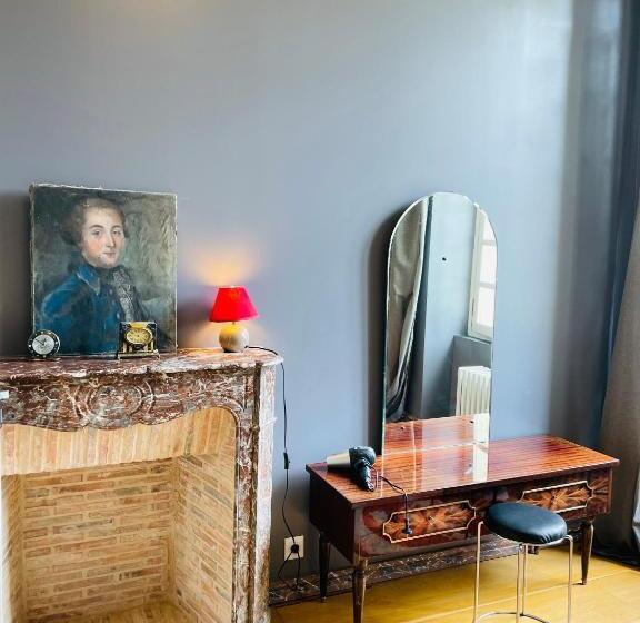 ベッドアンドブレックファースト Château De Trébons