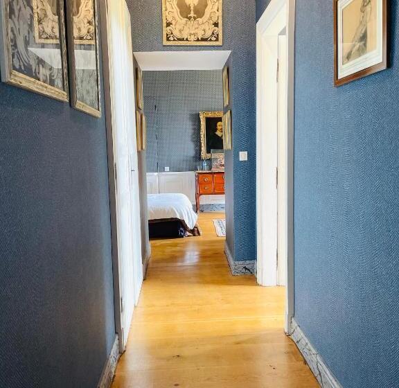 ベッドアンドブレックファースト Château De Trébons