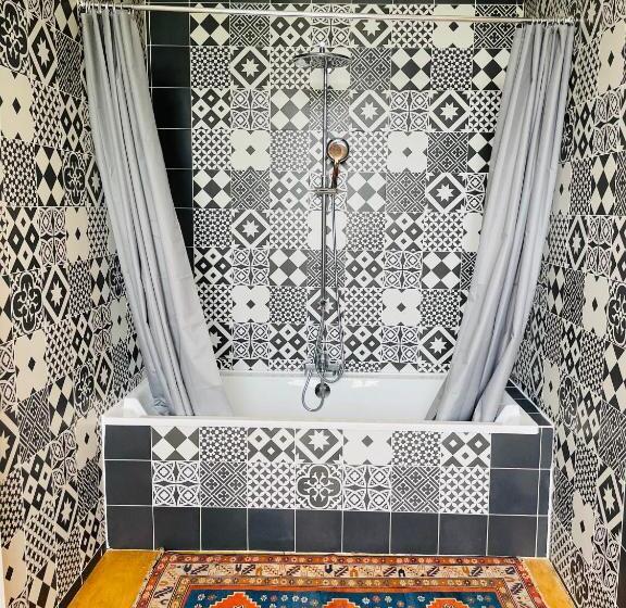 ベッドアンドブレックファースト Château De Trébons