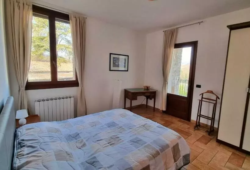 Aamiaismajoitus (B&B) Stanza Con Terrazzo Privato Le Vitterelle