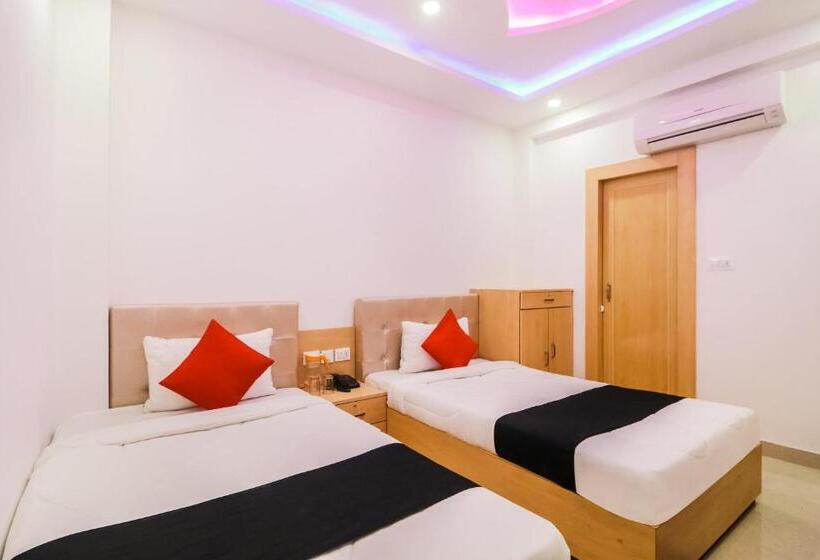 Capital O 61009 Hotel Raj Mahal Sarnath