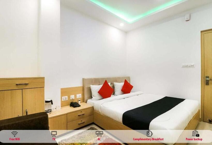 Capital O 61009 Hotel Raj Mahal Sarnath