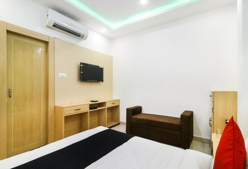 Capital O 61009 Hotel Raj Mahal Sarnath