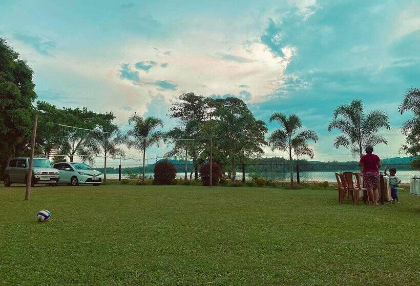 فندق Gagees Lake View Cabana