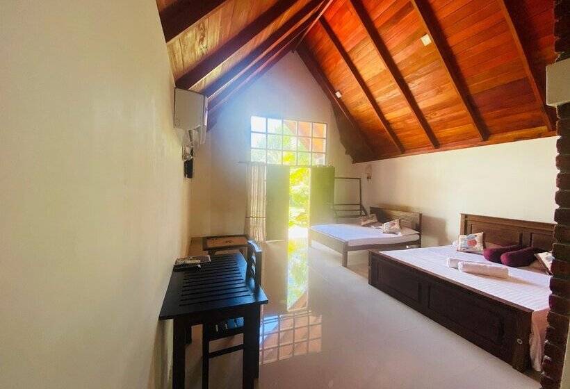 فندق Gagees Lake View Cabana