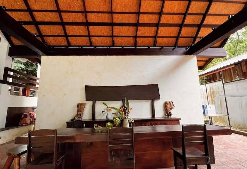 Kawarin Secret Hut Hotel And Resort