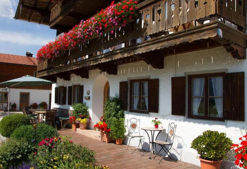 Hotell Neuhaushof   Chiemgau Karte