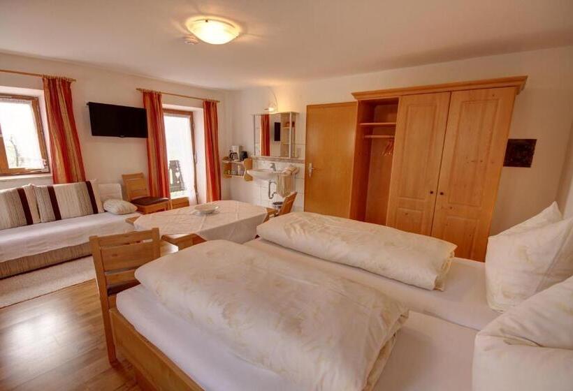 Hotell Neuhaushof   Chiemgau Karte