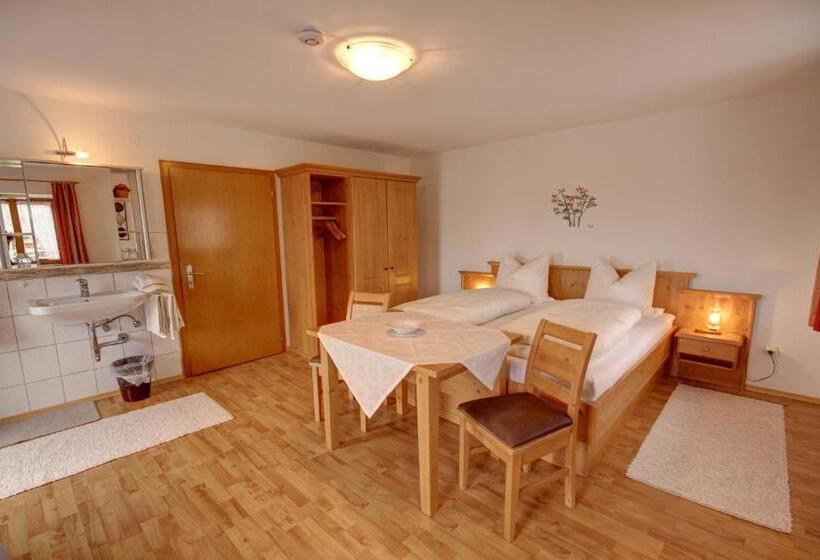 Hotell Neuhaushof   Chiemgau Karte