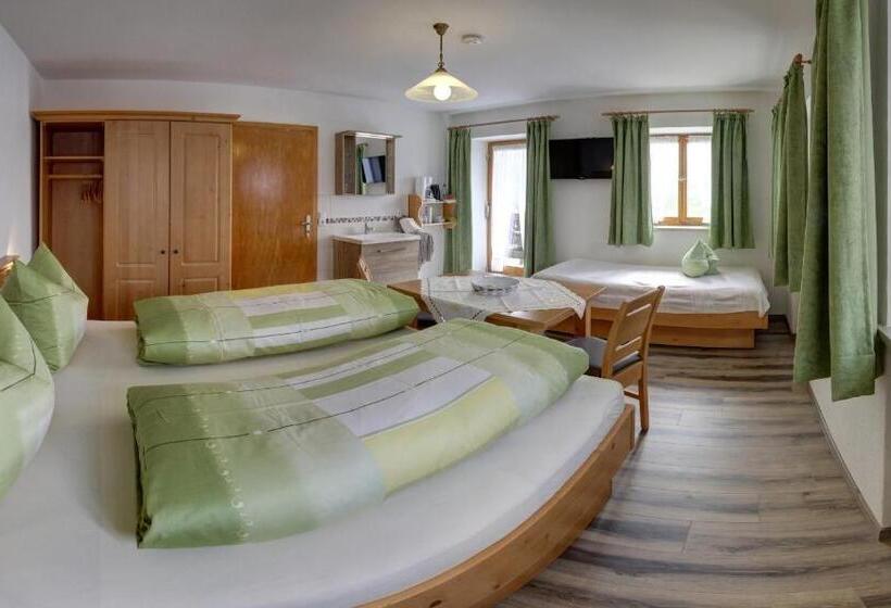 Hotell Neuhaushof   Chiemgau Karte