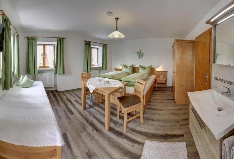 Hotell Neuhaushof   Chiemgau Karte